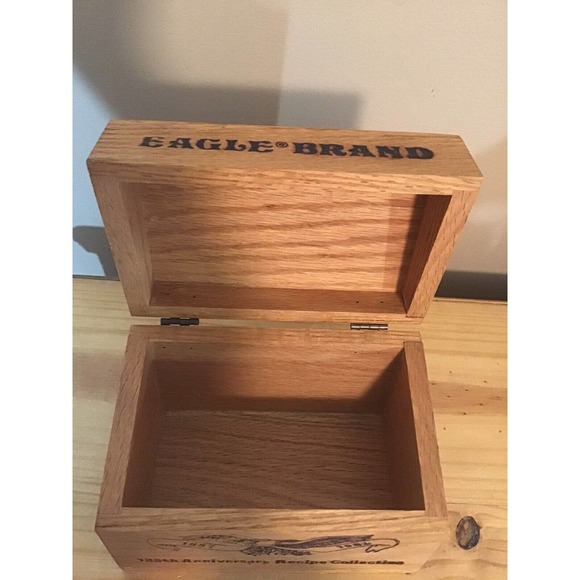 Vintage Hinged Wood Recipe Box Eagle Brand 125th Anniversary 1852-1982 - Picture 10 of 10